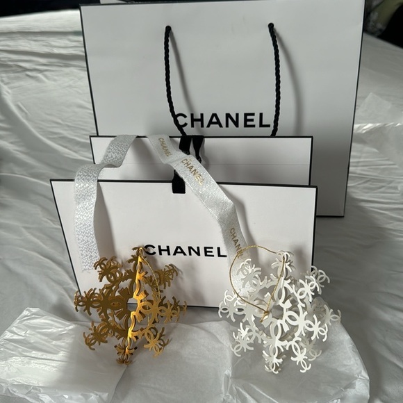 CHANEL Other - Chanel gift bag set